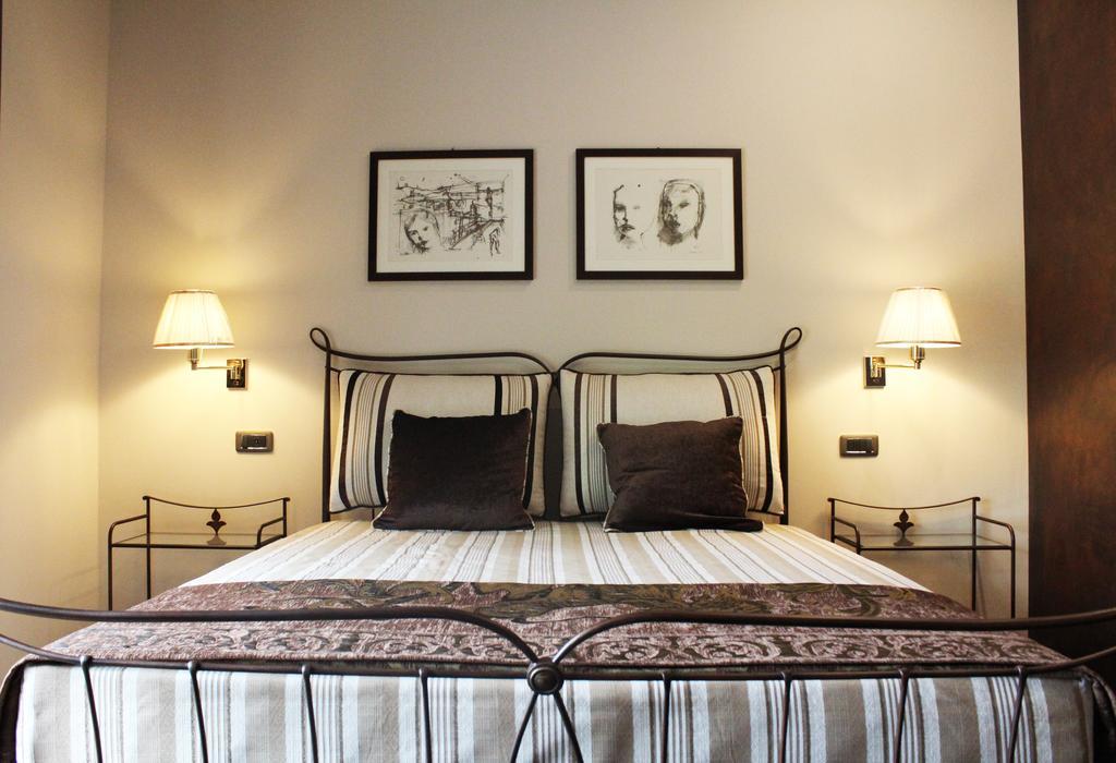 Bed and Breakfast Cascina Cortine Guarene Habitación foto