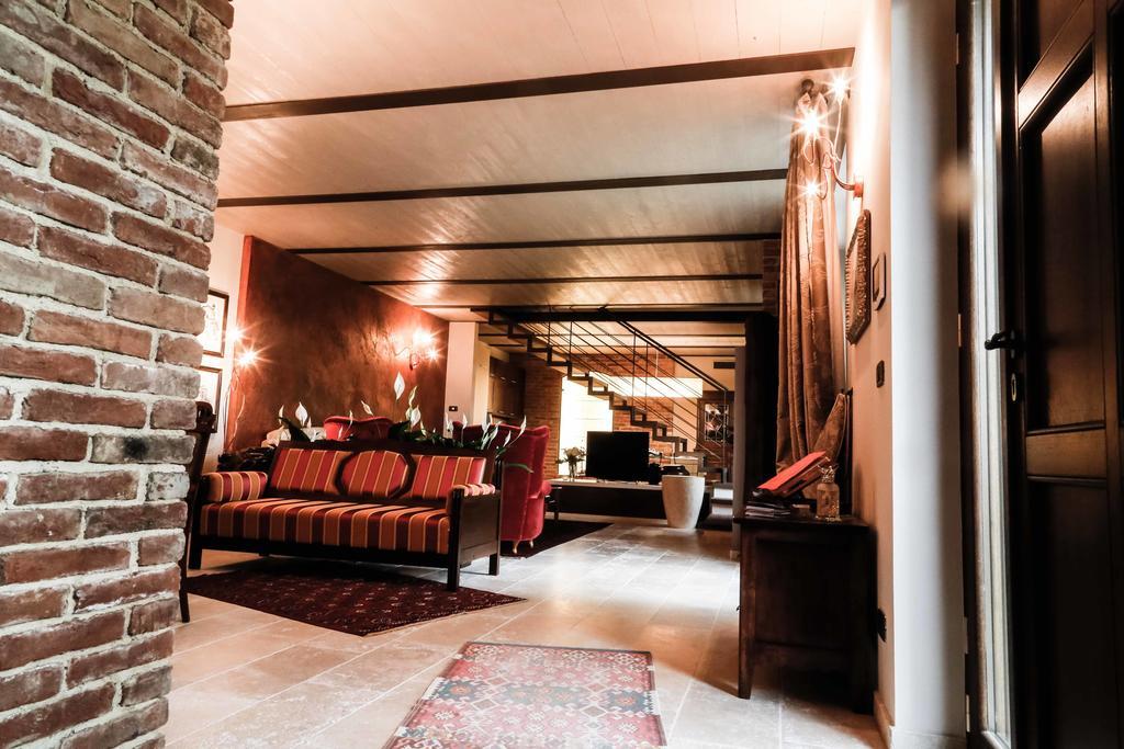 Bed and Breakfast Cascina Cortine Guarene Exterior foto