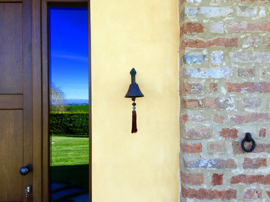 Bed and Breakfast Cascina Cortine Guarene Exterior foto