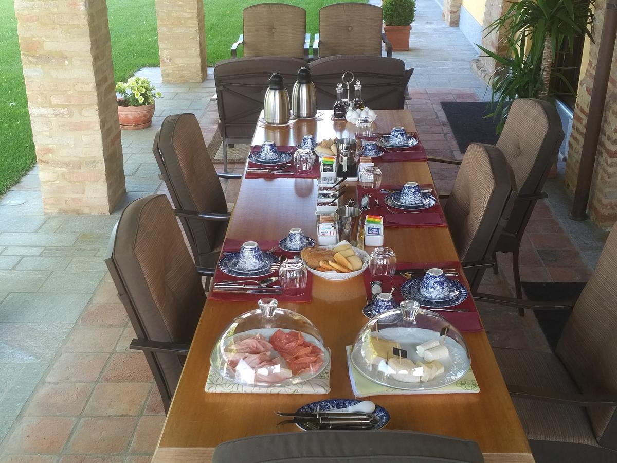 Bed and Breakfast Cascina Cortine Guarene Exterior foto
